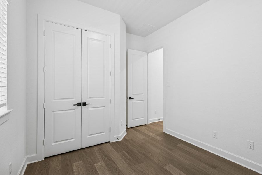 Spacious, unfurnished interior of a new home in Harvest Green 45', Richmond (Image 24).