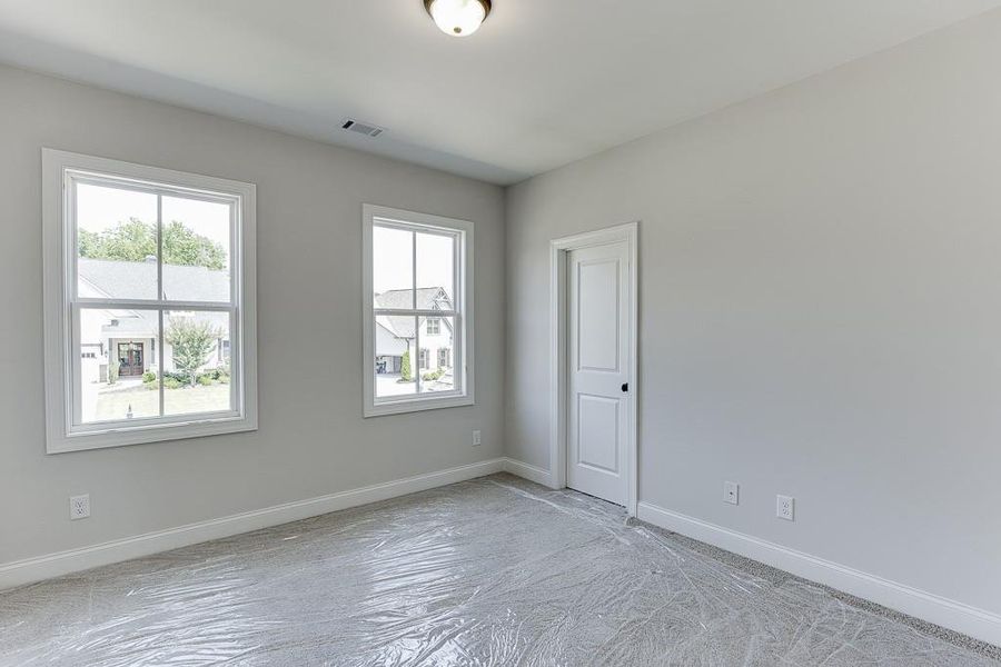 Spacious, unfurnished interior of a new home in , Jefferson (Image 38).