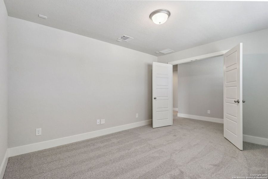 Spacious, unfurnished interior of a new home in Fox Falls, Boerne (Image 41).