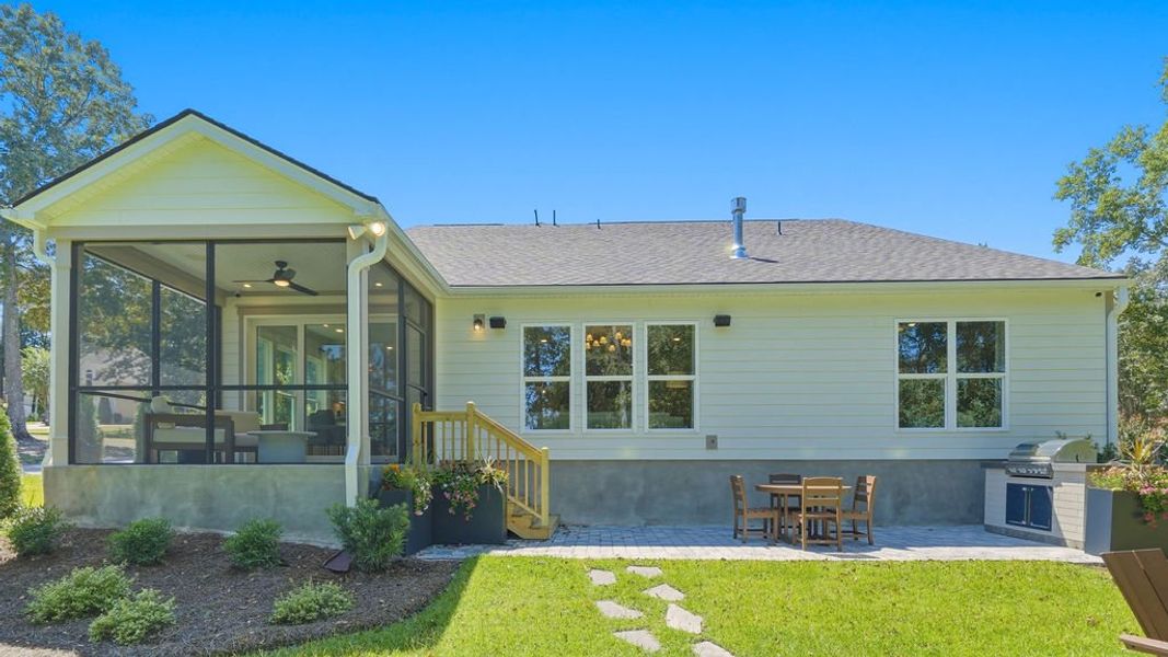 Representative exterior details of a home built from the Vanderbilt by Pulte Homes in Fishers Wood, Columbia (Image 31).