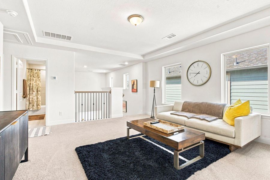 Furnished interior view inside a new home in Sienna 40', Missouri City (Image 20).