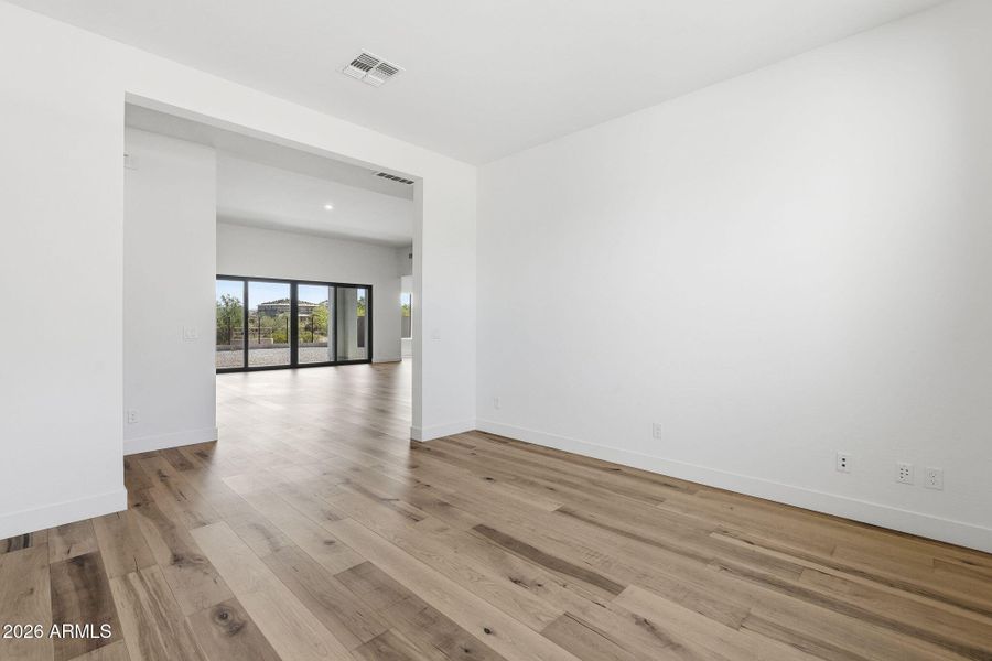 019_ListerPros (1) 019_ListerPros (1)