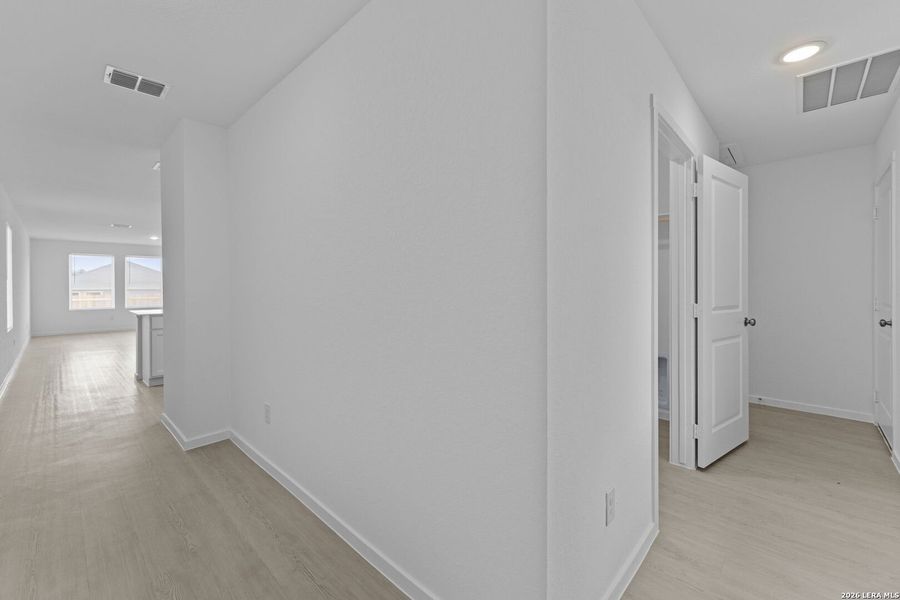 Spacious, unfurnished interior of a new home in Hidden Oasis, San Antonio (Image 10). Spacious, unfurnished interior of a new home in Hidden Oasis, San Antonio (Image 10).