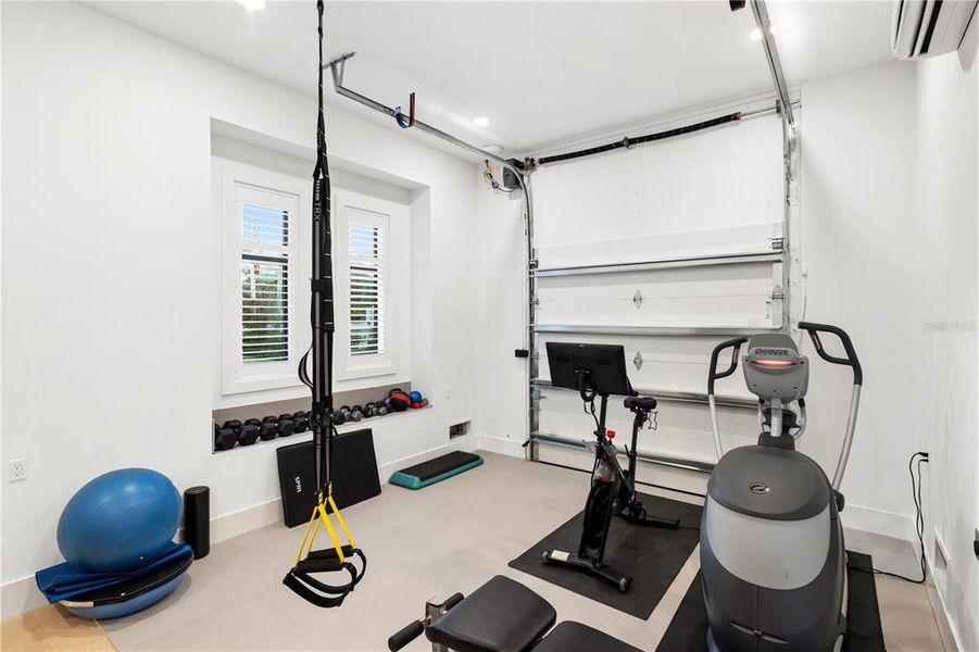 Furnished interior view inside a new home in , Sarasota (Image 55).