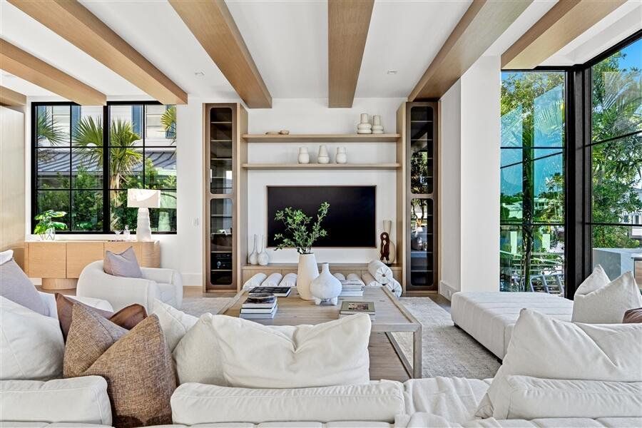 dash_LIVING_ROOM_STRAIGHT dash_LIVING_ROOM_STRAIGHT