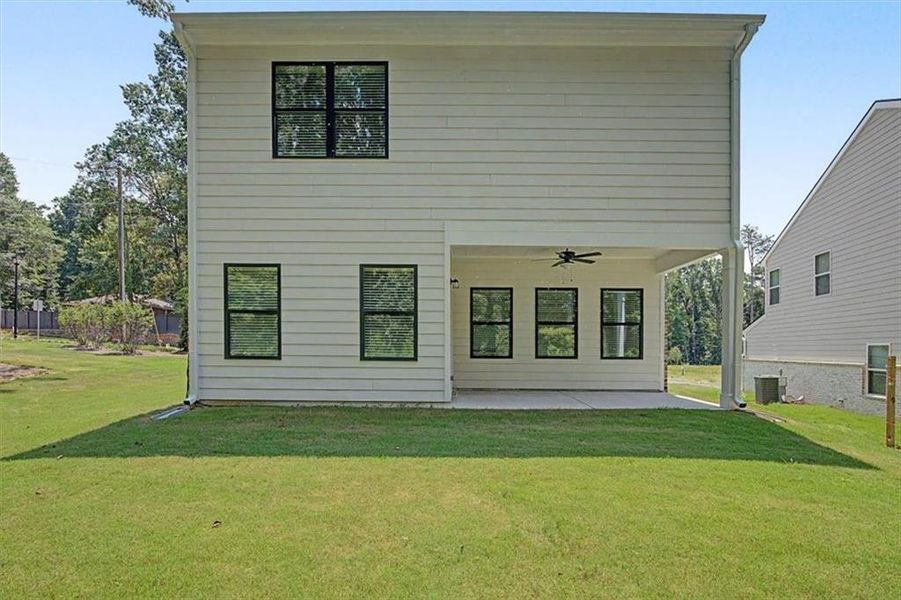 Exterior details and patio area of a home in Sawmill Creek, Austell (Image 27).