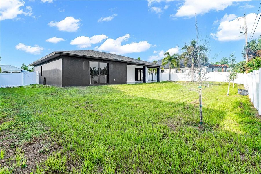 Exterior details and patio area of a home in , Cape Coral (Image 27). Exterior details and patio area of a home in , Cape Coral (Image 27).