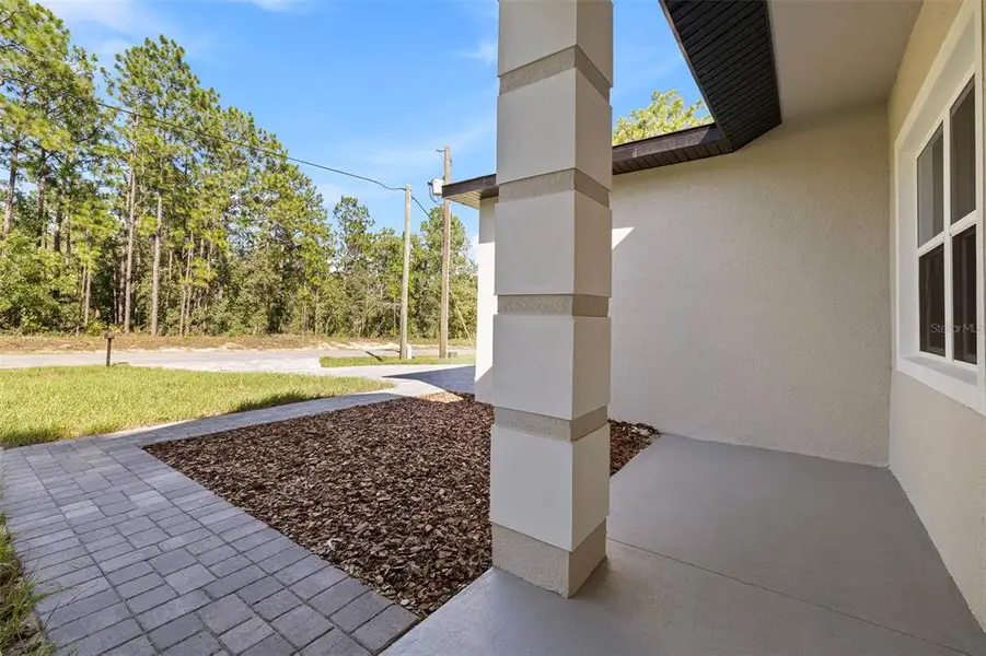 Exterior details and patio area of a home in , Dunnellon (Image 3). Exterior details and patio area of a home in , Dunnellon (Image 3).