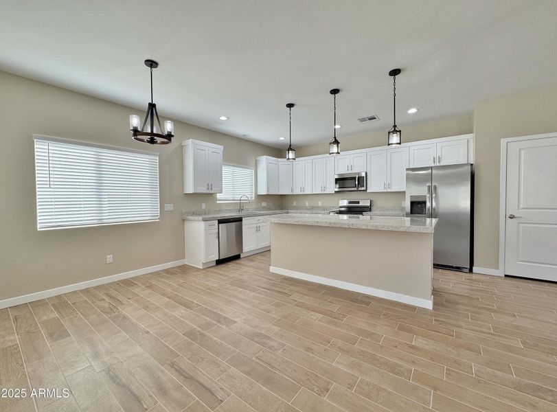 Dining & breakfast bar