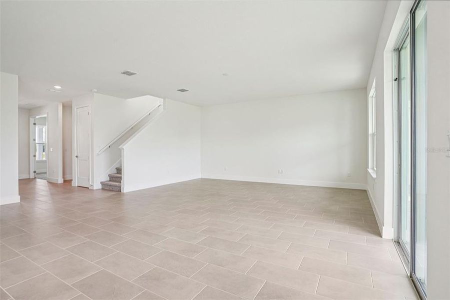 Spacious, unfurnished interior of a new home in Trailside, Mount Dora (Image 19).