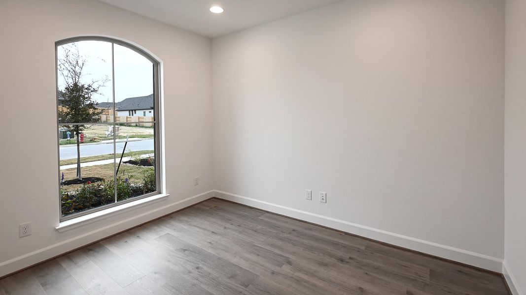 Spacious, unfurnished interior of a new home in Crosswinds 50', Kyle (Image 19).