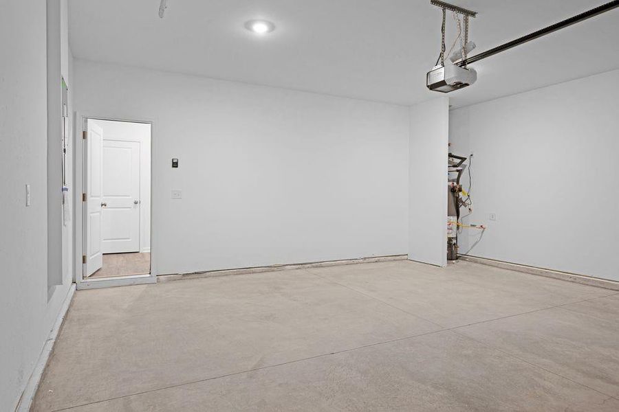 Spacious, unfurnished interior of a new home in Windance Lake, Loganville (Image 22). Spacious, unfurnished interior of a new home in Windance Lake, Loganville (Image 22).