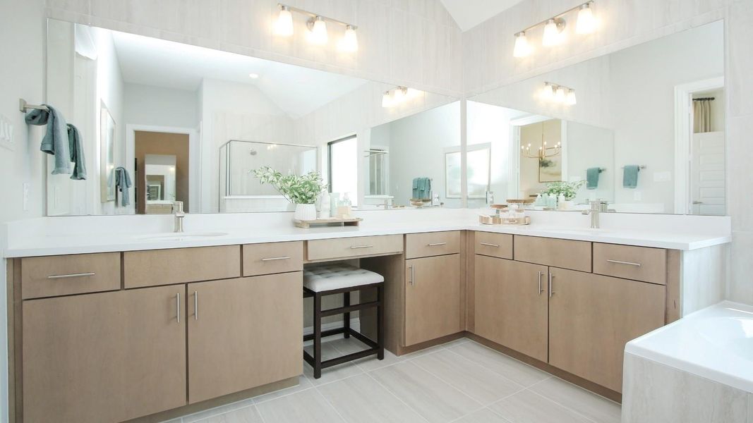 Model home photos of similar floorplans, not pictures of actual home. Model home photos of similar floorplans, not pictures of actual home.