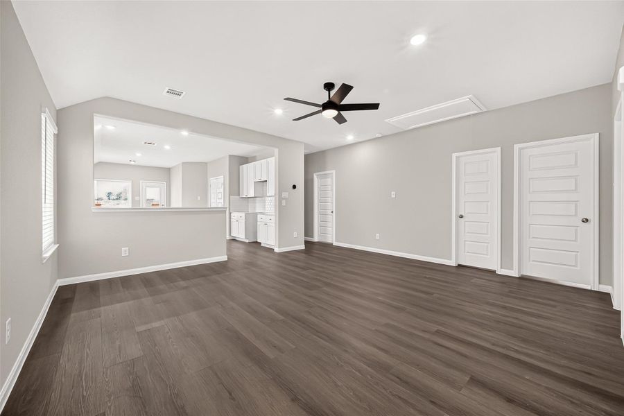 Spacious, unfurnished interior of a new home in Ridgeland Hills, Willis (Image 17).