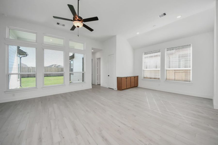 Representative unfurnished interior of a home built from the Summerton by Chesmar Homes in Meridiana 50's and 60's, Manvel (Image 54).