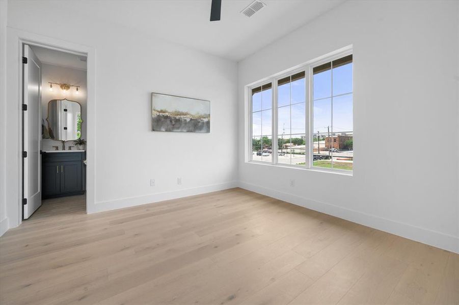 Spacious, unfurnished interior of a new home in , Roanoke (Image 24).