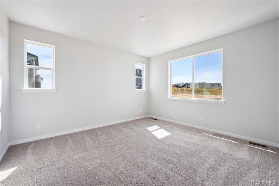 Spacious, unfurnished interior of a new home in The Aurora Highlands, Aurora (Image 9). Spacious, unfurnished interior of a new home in The Aurora Highlands, Aurora (Image 9).