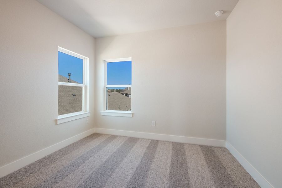 Spacious, unfurnished interior of a new home in The Grove at Vintage Oaks, New Braunfels (Image 21).