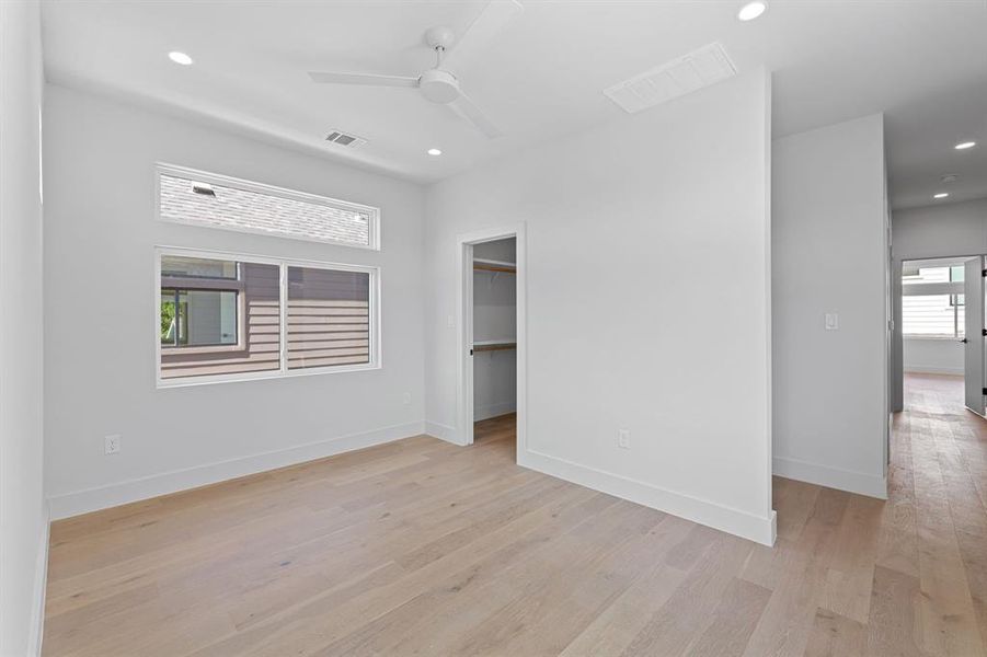 Downstairs bedroom.