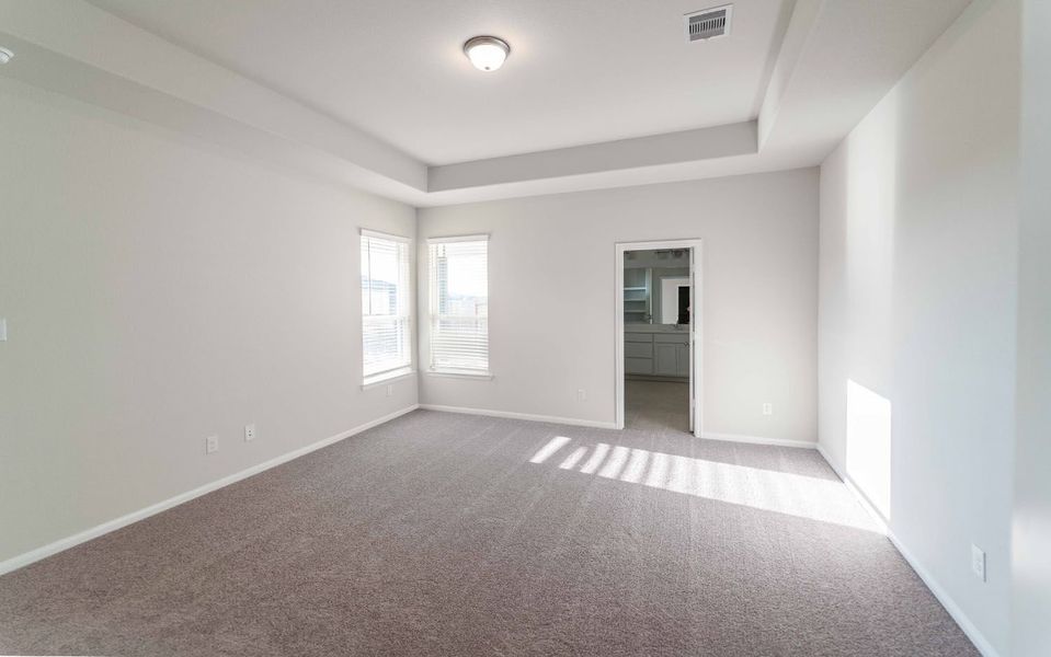 Spacious, unfurnished interior of a new home in River Ranch Meadows, Dayton (Image 15).