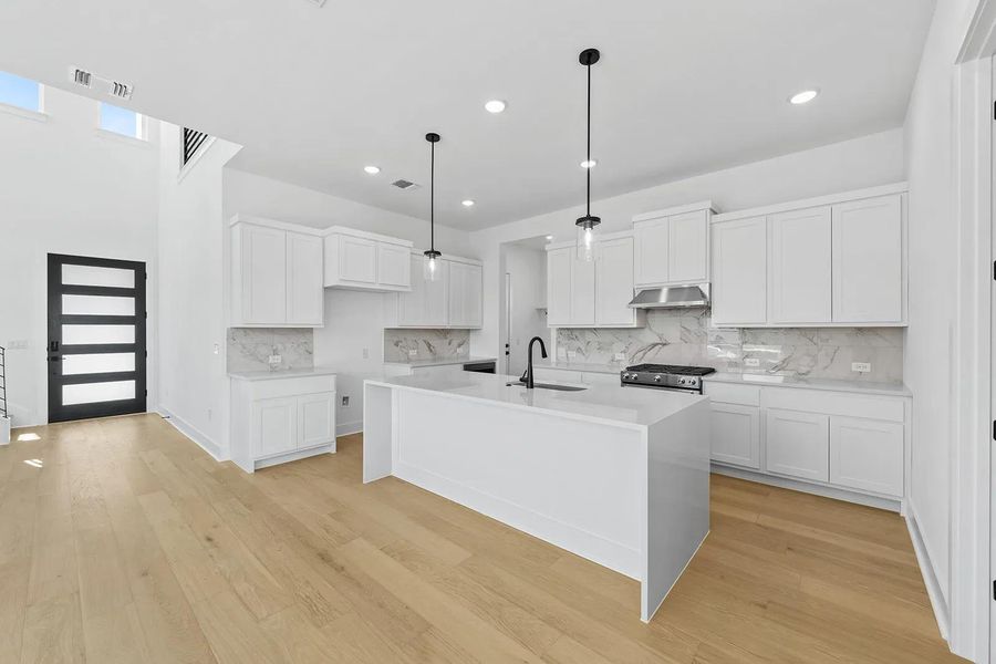 Lantana A kitchen