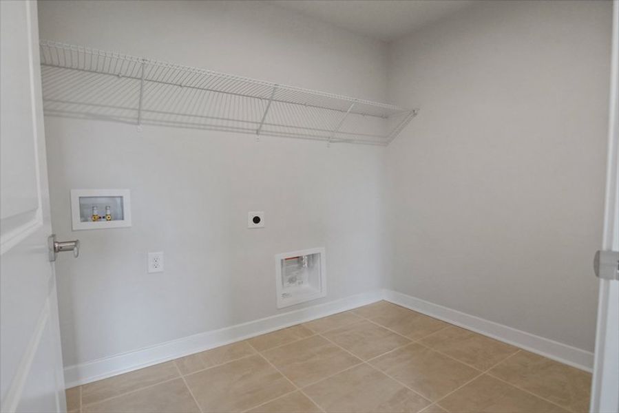 Spacious, unfurnished interior of a new home in Claiborne Ridge, Landrum (Image 11).