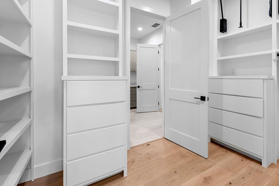 Furnished interior view inside a new home in , Georgetown (Image 17).