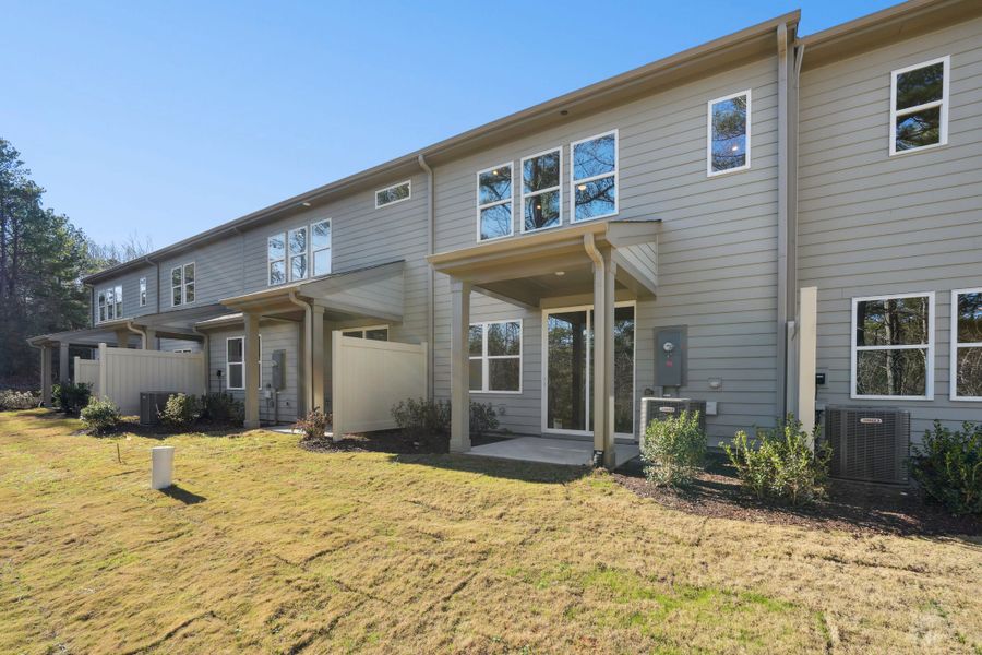 Representative exterior details of a home built from the Onslow by Tri Pointe Homes in Summit At Homestead, Chapel Hill (Image 3).