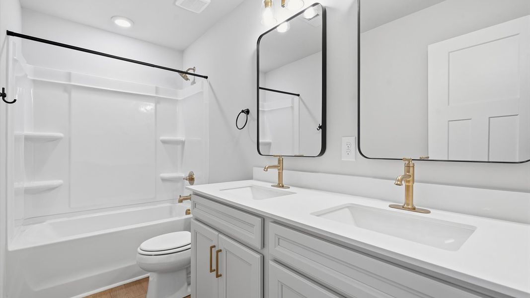 Well-appointed full bath with high standards of craftsmanship and everyday function