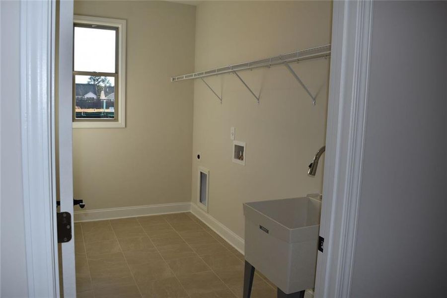 Spacious, unfurnished interior of a new home in Soleil Summit Chase, Snellville (Image 22). Spacious, unfurnished interior of a new home in Soleil Summit Chase, Snellville (Image 22).