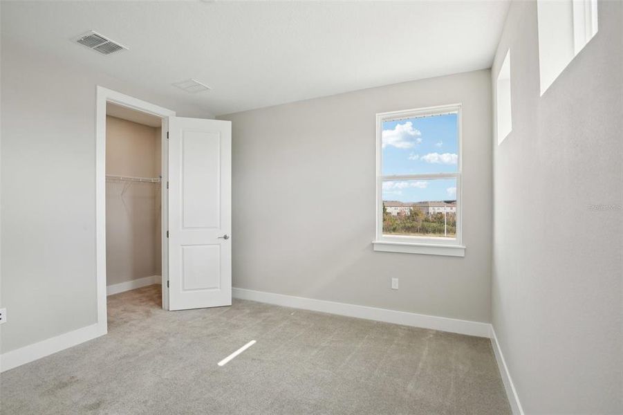 Spacious, unfurnished interior of a new home in Lagoon Residences at Epperson, Wesley Chapel (Image 34).