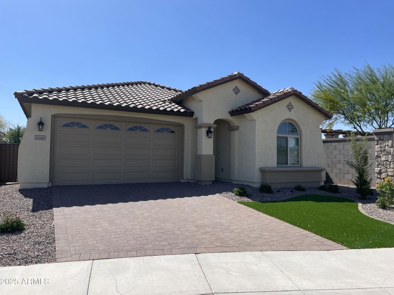 Front with Turf Landscape Pkg