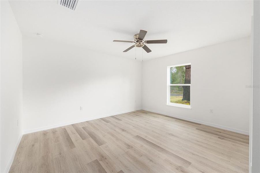 Spacious, unfurnished interior of a new home in , Ocala (Image 55).