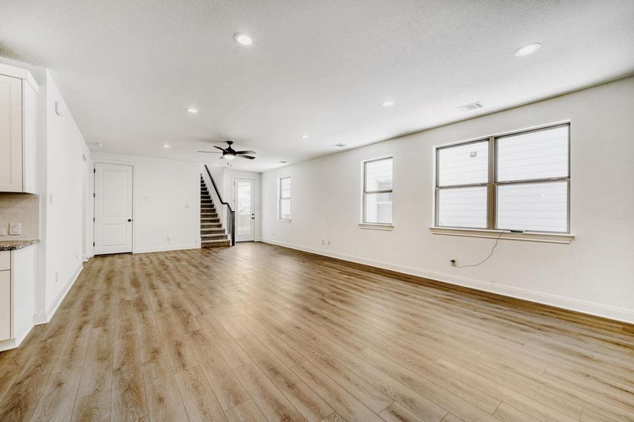 Spacious, unfurnished interior of a new home in , Buda (Image 17).