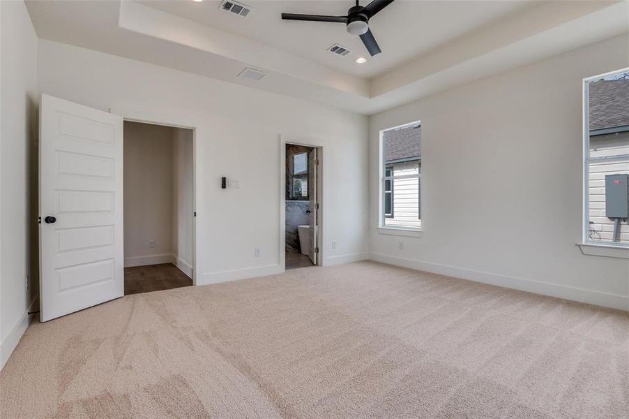 Spacious, unfurnished interior of a new home in , Dallas (Image 16).