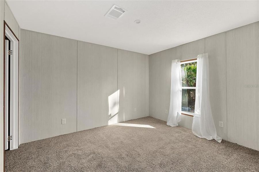 Spacious, unfurnished interior of a new home in , Bunnell (Image 12).