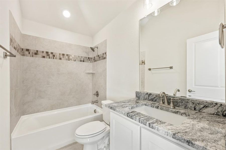 Furnished interior view inside a new home in El Dorado, Granbury (Image 14).