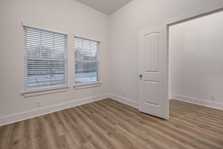 Spacious, unfurnished interior of a new home in Stillwater Ranch, San Antonio (Image 20).