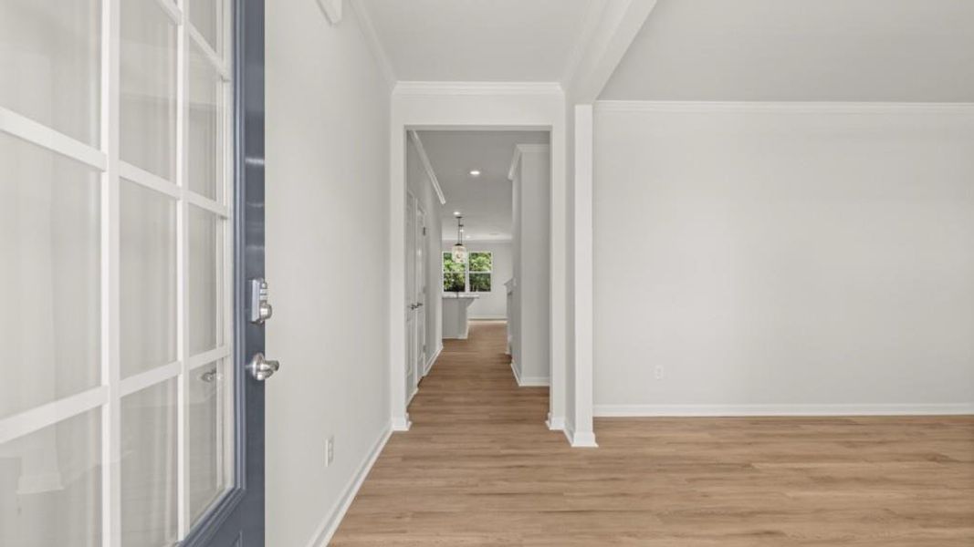 Spacious, unfurnished interior of a new home in Fairway 17 at Mirror Lake, Villa Rica (Image 8).