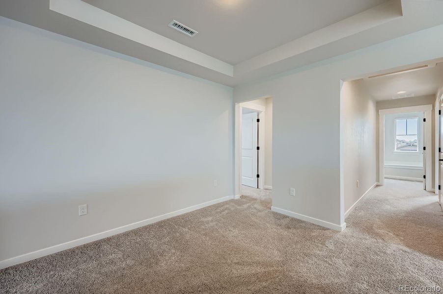 Spacious, unfurnished interior of a new home in Timber Ridge, Colorado Springs (Image 22).