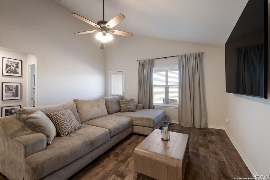 Furnished interior view inside a new home in Avenida, Converse (Image 16). Furnished interior view inside a new home in Avenida, Converse (Image 16).