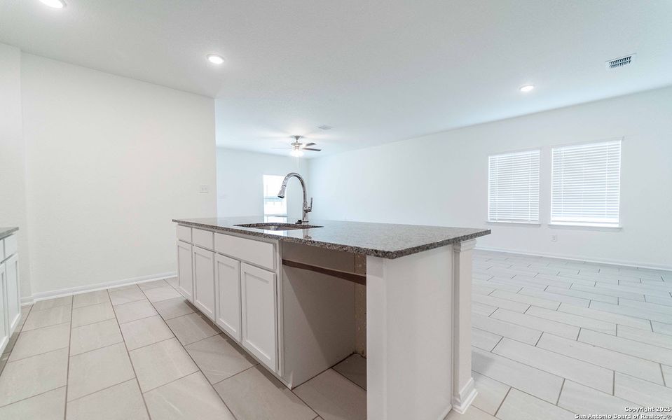 Image 14 of a home in Hickory Ridge.