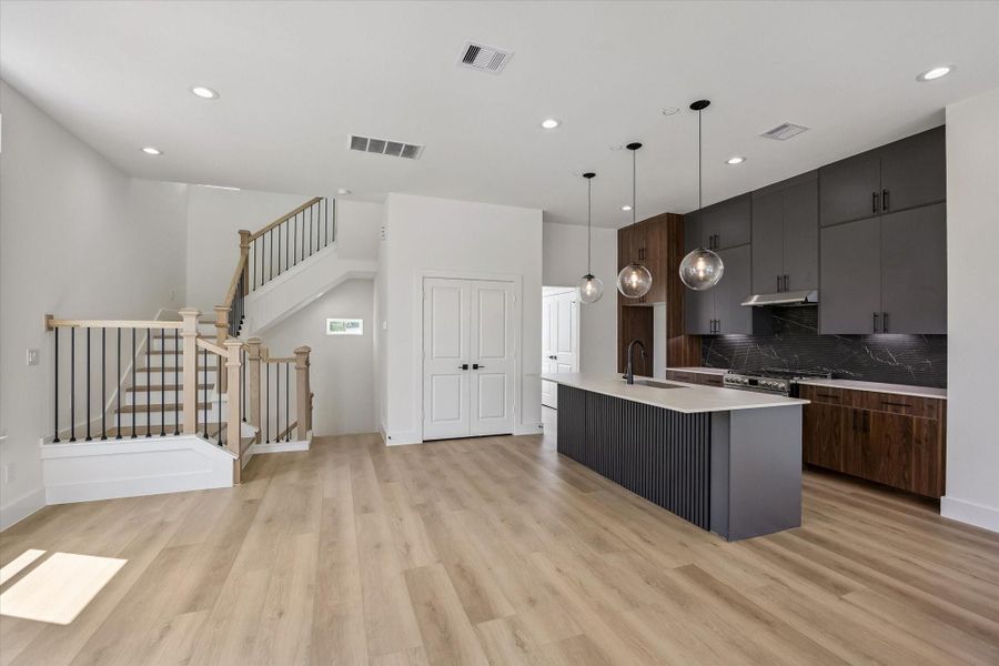 Furnished interior view inside a new home in Thornton Oaks, Houston (Image 7).