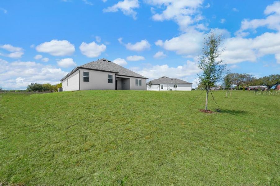 Exterior details and patio area of a home in , Fruitland Park (Image 20).