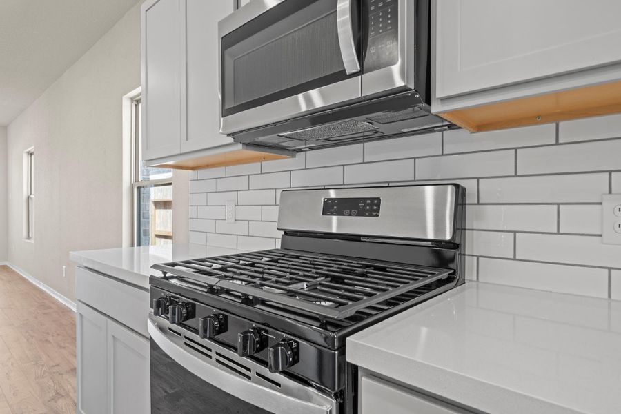 Close-up of interior finishes inside a home in Creekhaven, Rosharon (Image 13).