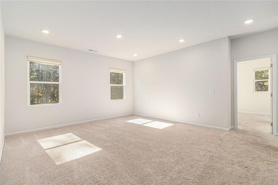 Spacious, unfurnished interior of a new home in Pickens Landing, Dacula (Image 28).