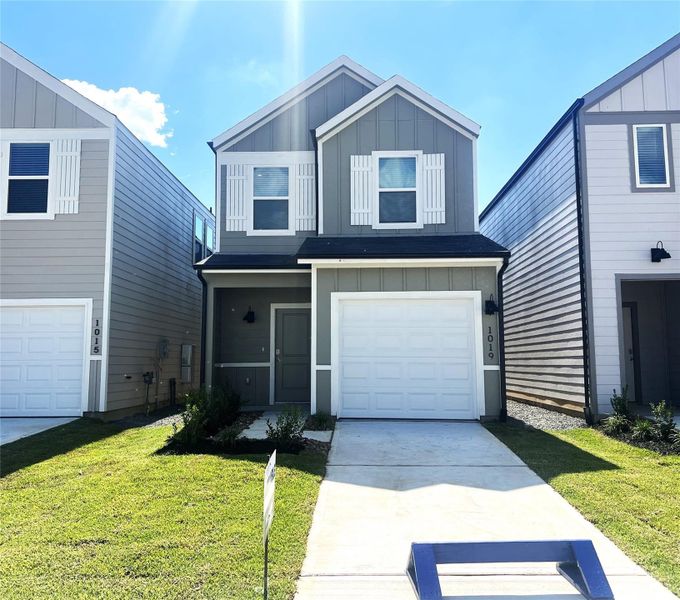 Fantastic Two Story in Legacy Park! Fantastic Two Story in Legacy Park!