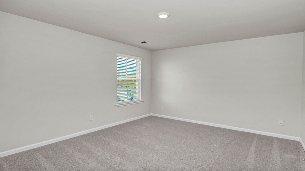Spacious, unfurnished interior of a new home in Gates Village, Lugoff (Image 30).
