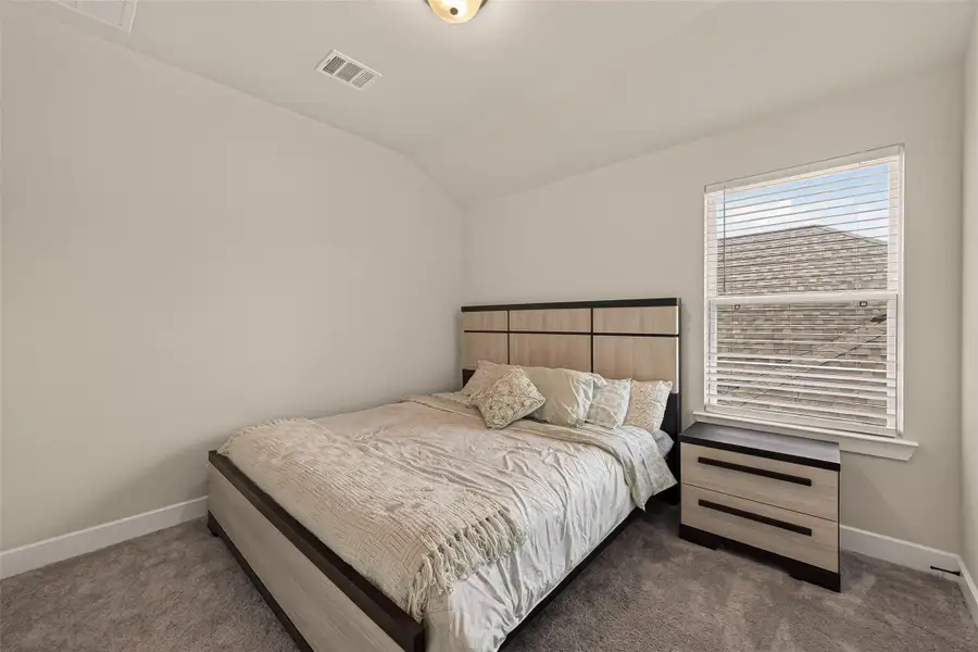 Comfortable bedrooms for family or guests Comfortable bedrooms for family or guests