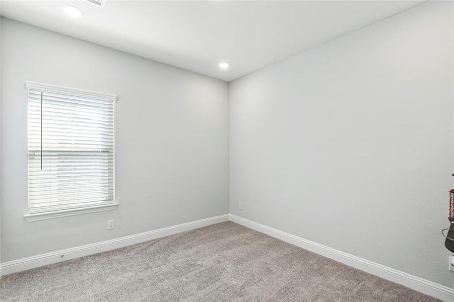 Spacious, unfurnished interior of a new home in Bayside, Rowlett (Image 22).